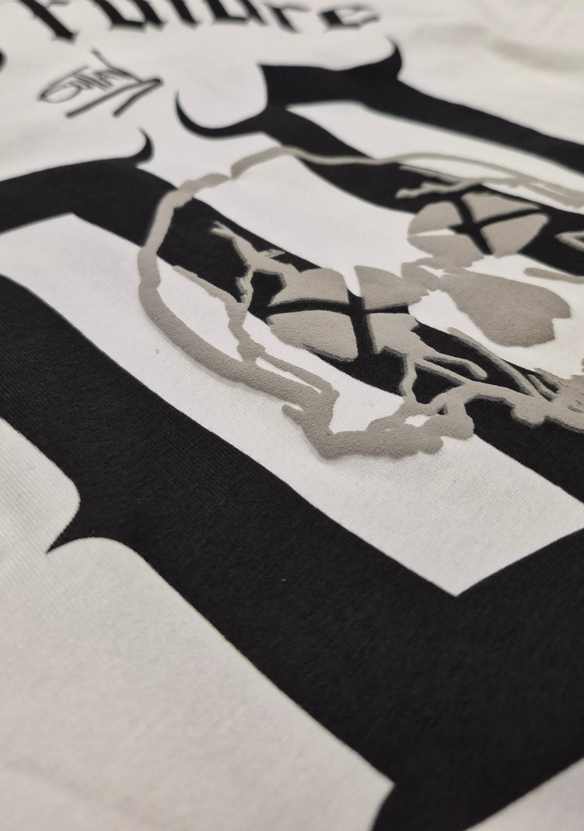 OUTLAW 00 – White Edition - BLACK FUTURE CUSTOM